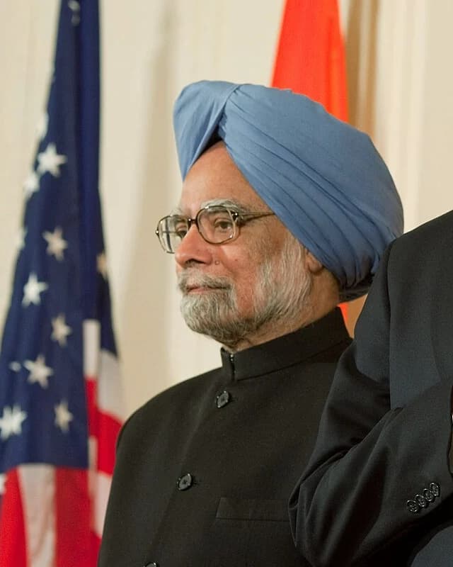 Manmohan Singh at a White House state arrival ceremony