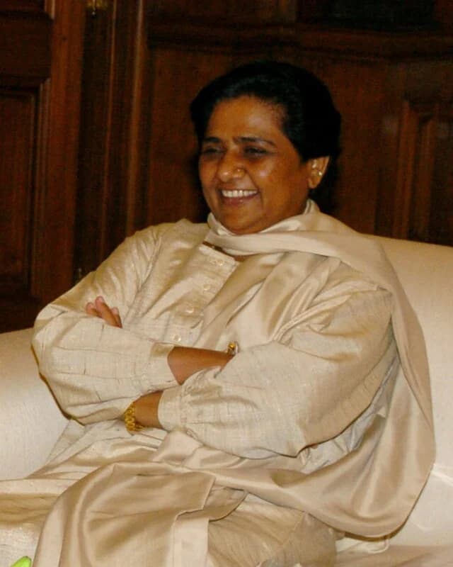 Mayawati meets Prime Minister Manmohan Singh in New Delhi on 20 July 2007.